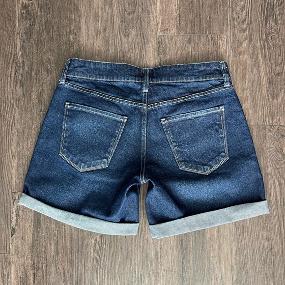 ARIZONA JEAN CO || SIZE 7 || DENIM CUFFED DISTRESSED SHORTS - Picture 3 of 10